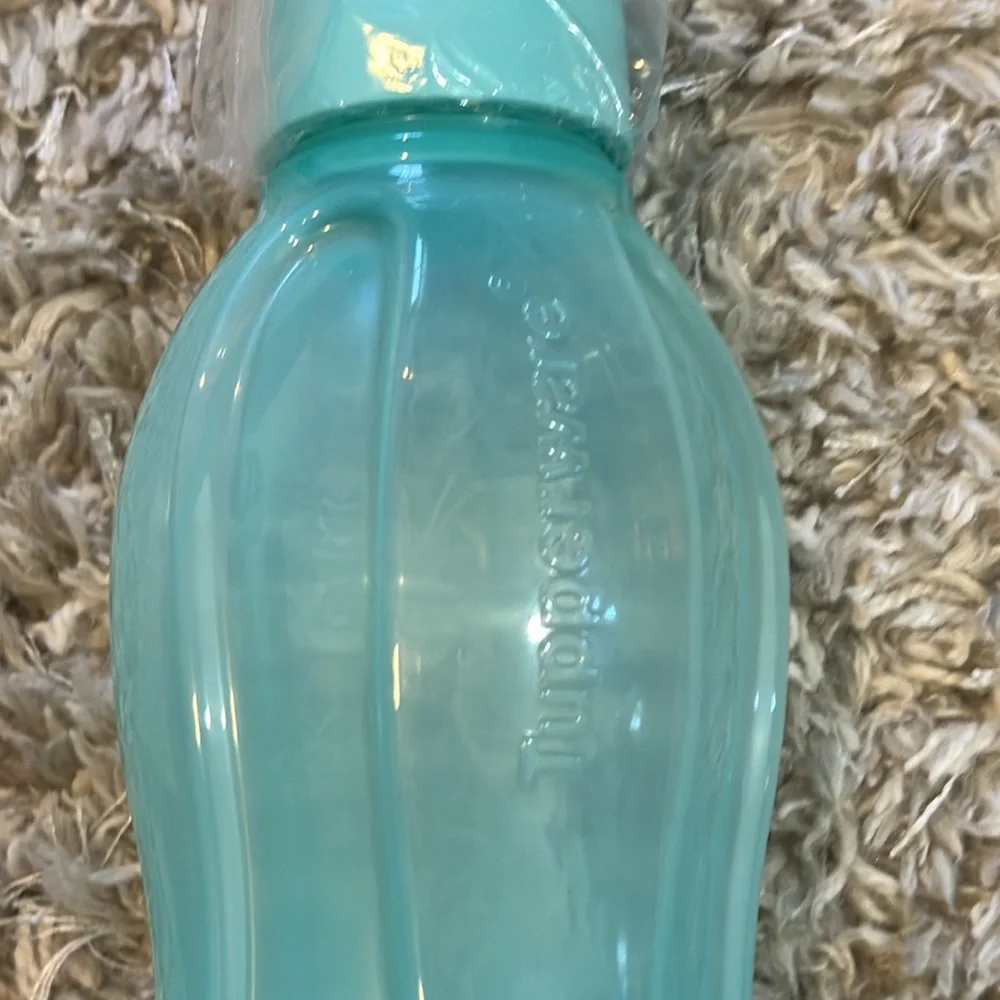 Tupperware 1 L bottle - Picture 2 of 8